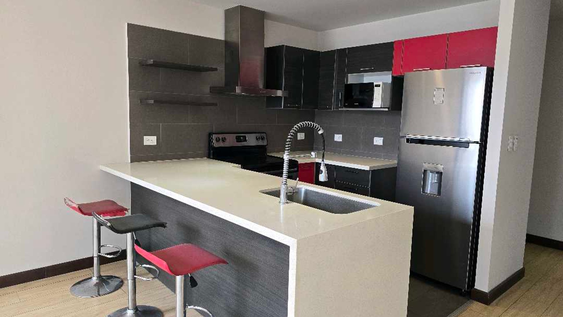 APARTAMENTO EN VENTA ZONA 10 - Miniatura 7