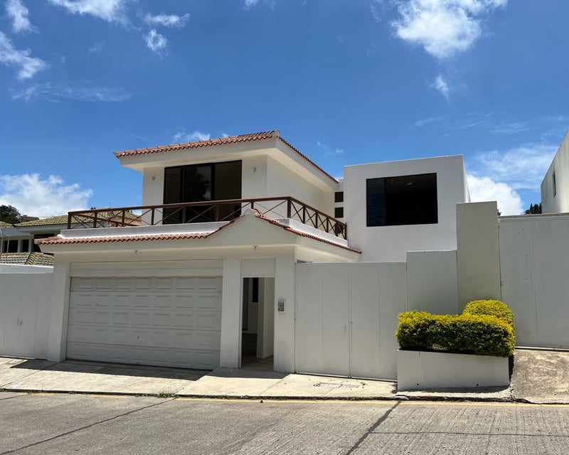 *Venta de casa 4 Dormitorios en Terravista Km 16.5 Carr. a Olmeca*