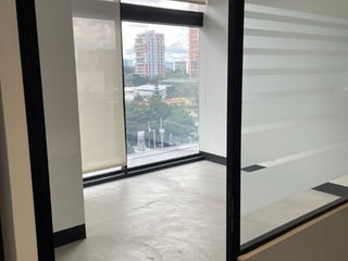 DESIGN CENTER / Oficina en venta, zona 10 - 3