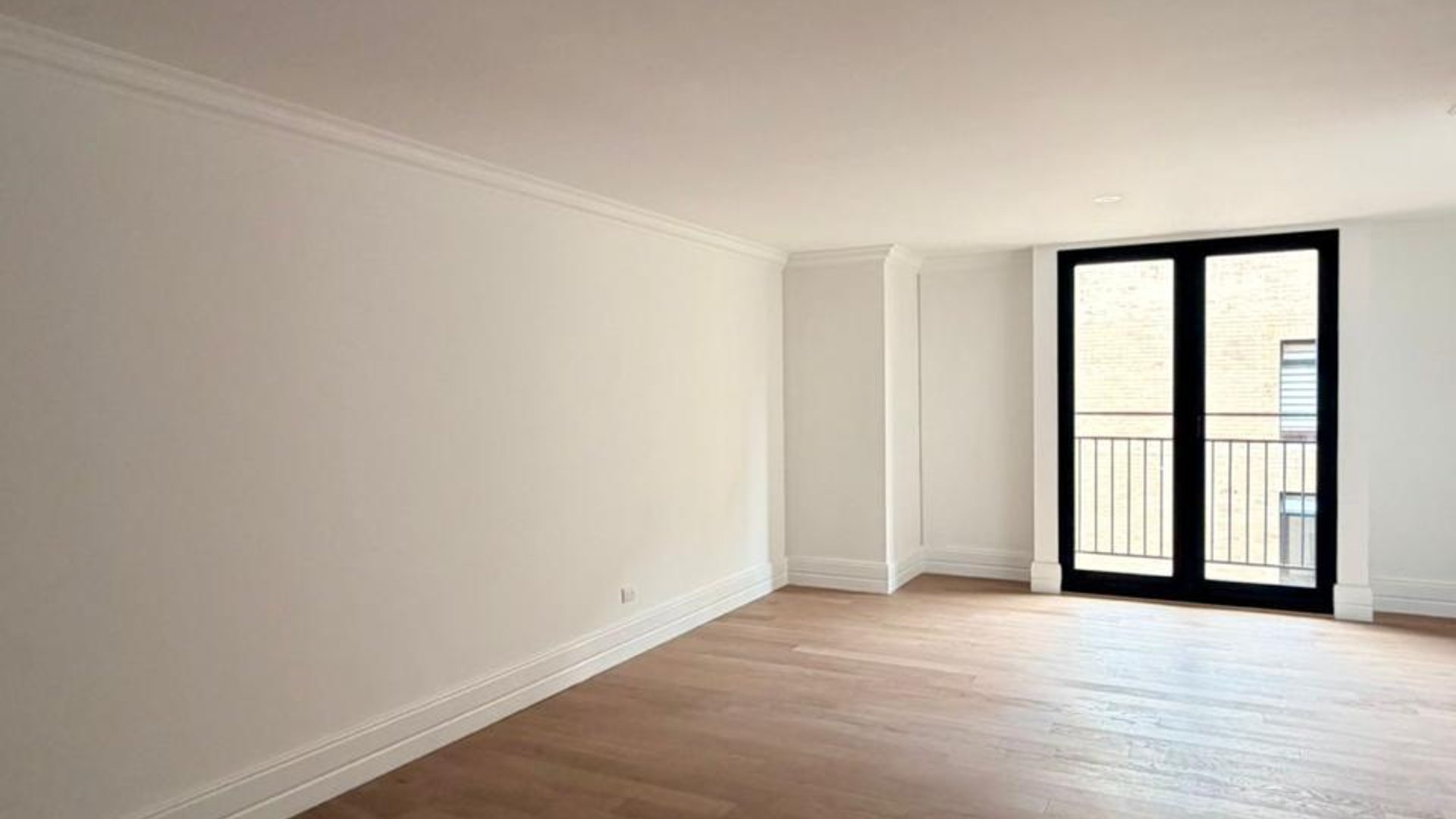 Apartamento en renta en zona 5 Céntrico - 3 habitaciones Ref-5980 - Miniatura 2