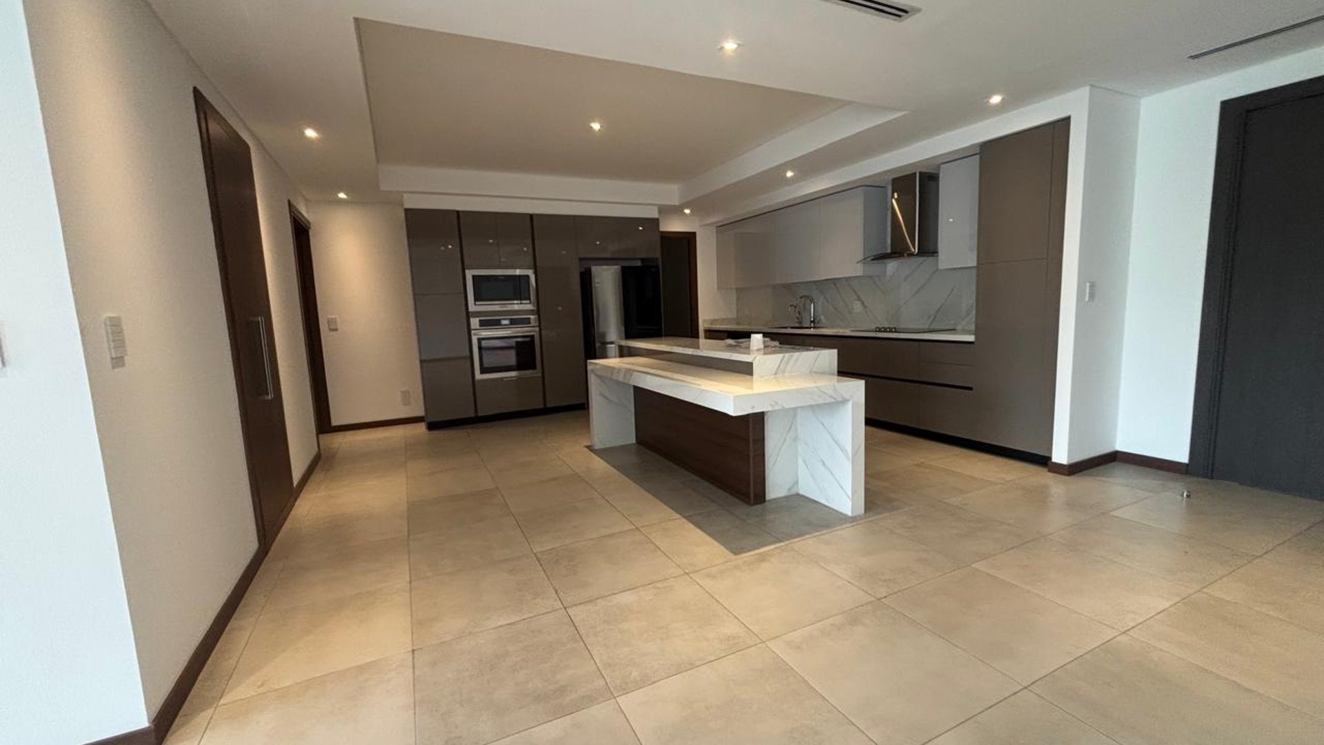 Apartamento en Alquiler / Venta Edificio Azores zona 15 VH2 - Image 1