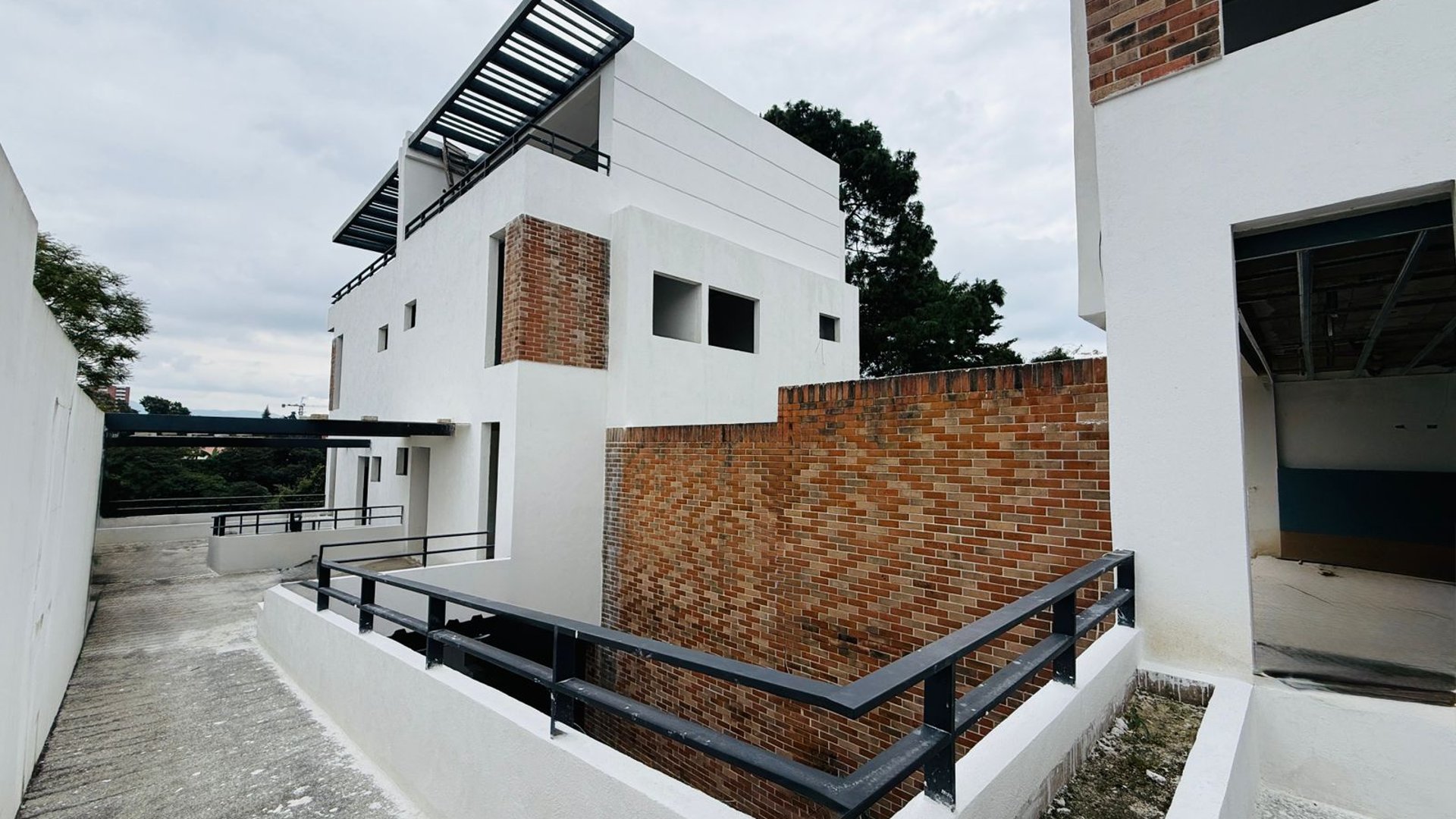 VENTA DE HERMOSA CASA PARA ESTRENAR - VH1, ZONA 15