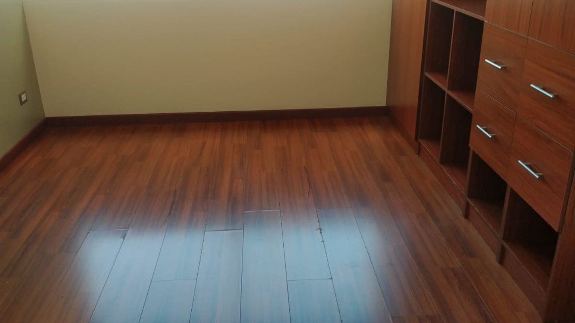 APARTAMENTO  EN VENTA ZONA 11, LAS GEMAS - Miniatura 4