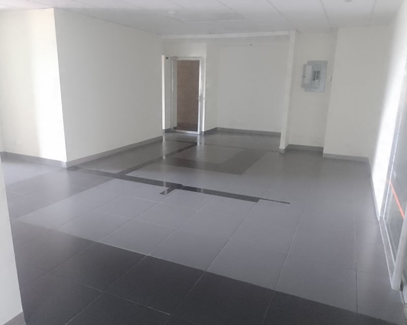 Alquilo Oficina Zona 14 en Edificio de  Oficinas, 