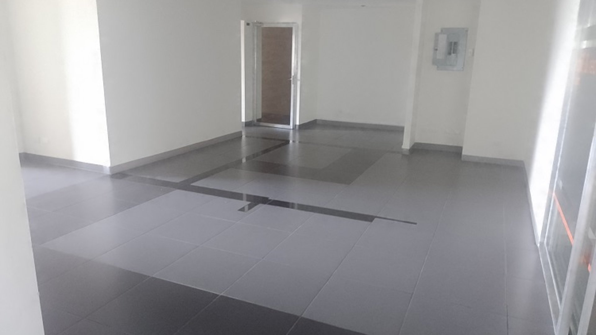 Alquilo Oficina Zona 14 en Edificio de  Oficinas, 