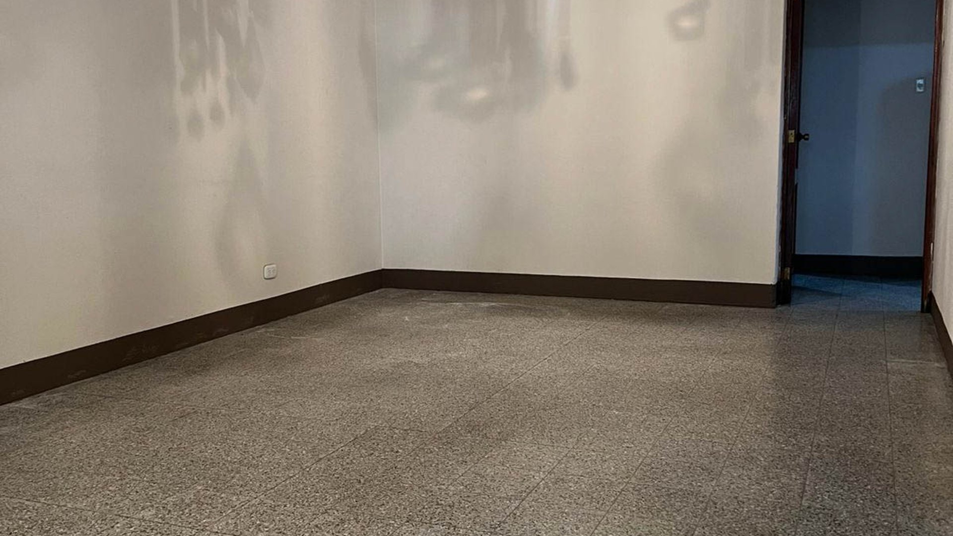 CASA SEMIAMUEBLADA EN VENTA, ZONA 3 DE MIXCO - Miniatura 5