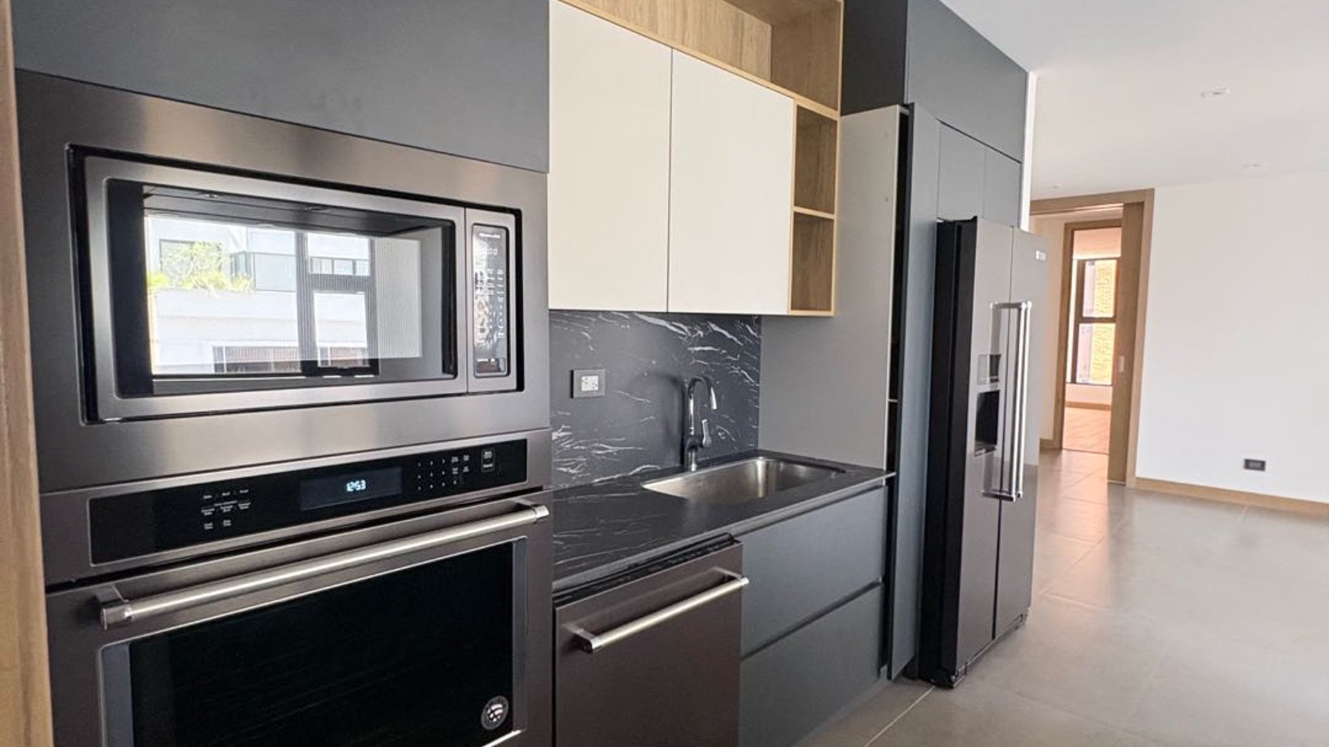 Apartamento en Alquiler Edificio Torre Vertic, zona 14 - Miniatura 3