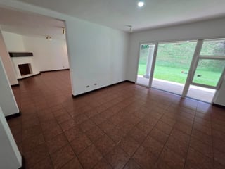 Casa en alquiler con 3 habitaciones mas estudio en KM 13 CAES REF-5264 - 2
