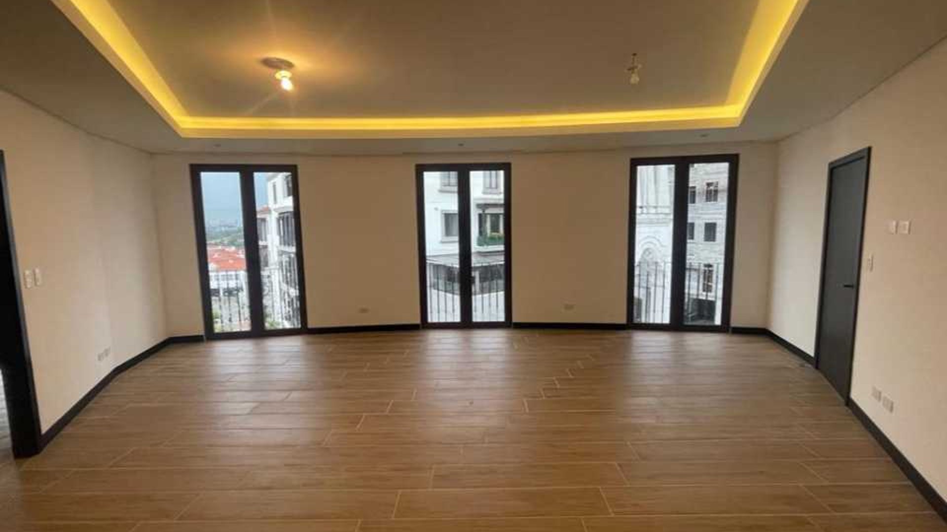 APARTAMENTO EN ALQUILER LIRIOS IV  DE CAYALÁ, ZONA 16
