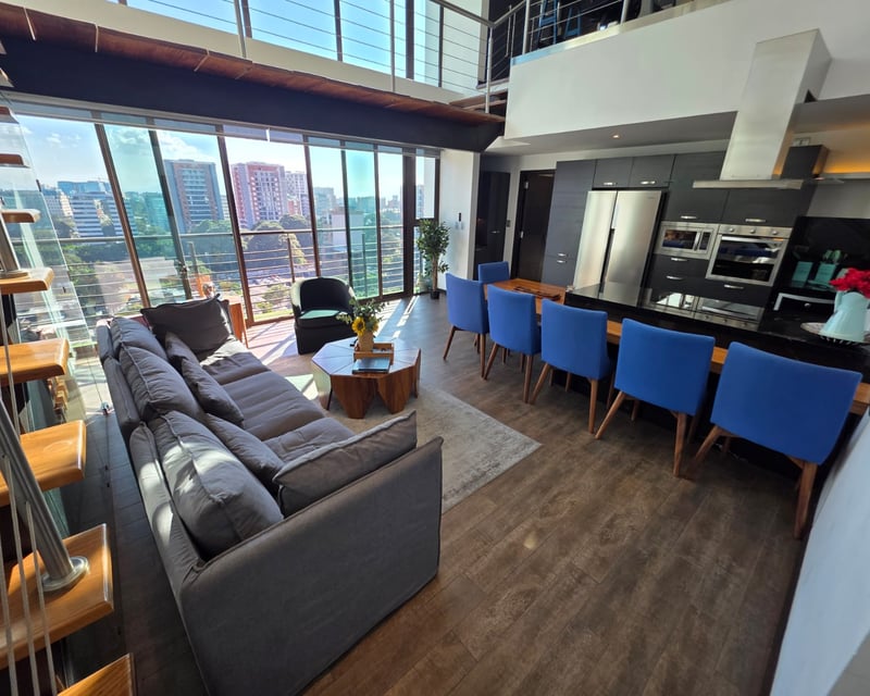 Apartamento en venta amueblado de 3 habitaciones en zona 10 Ref-5550