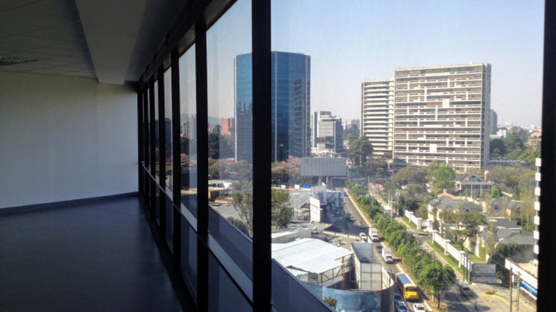 Oficina en renta o venta en zona 10 Guatemala