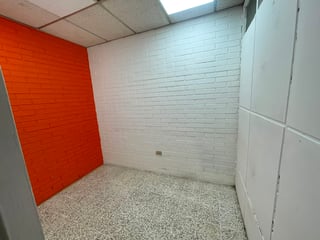 OFICINA EN EDIFICIO TIVOLI PLAZA ZONA 9 - 4