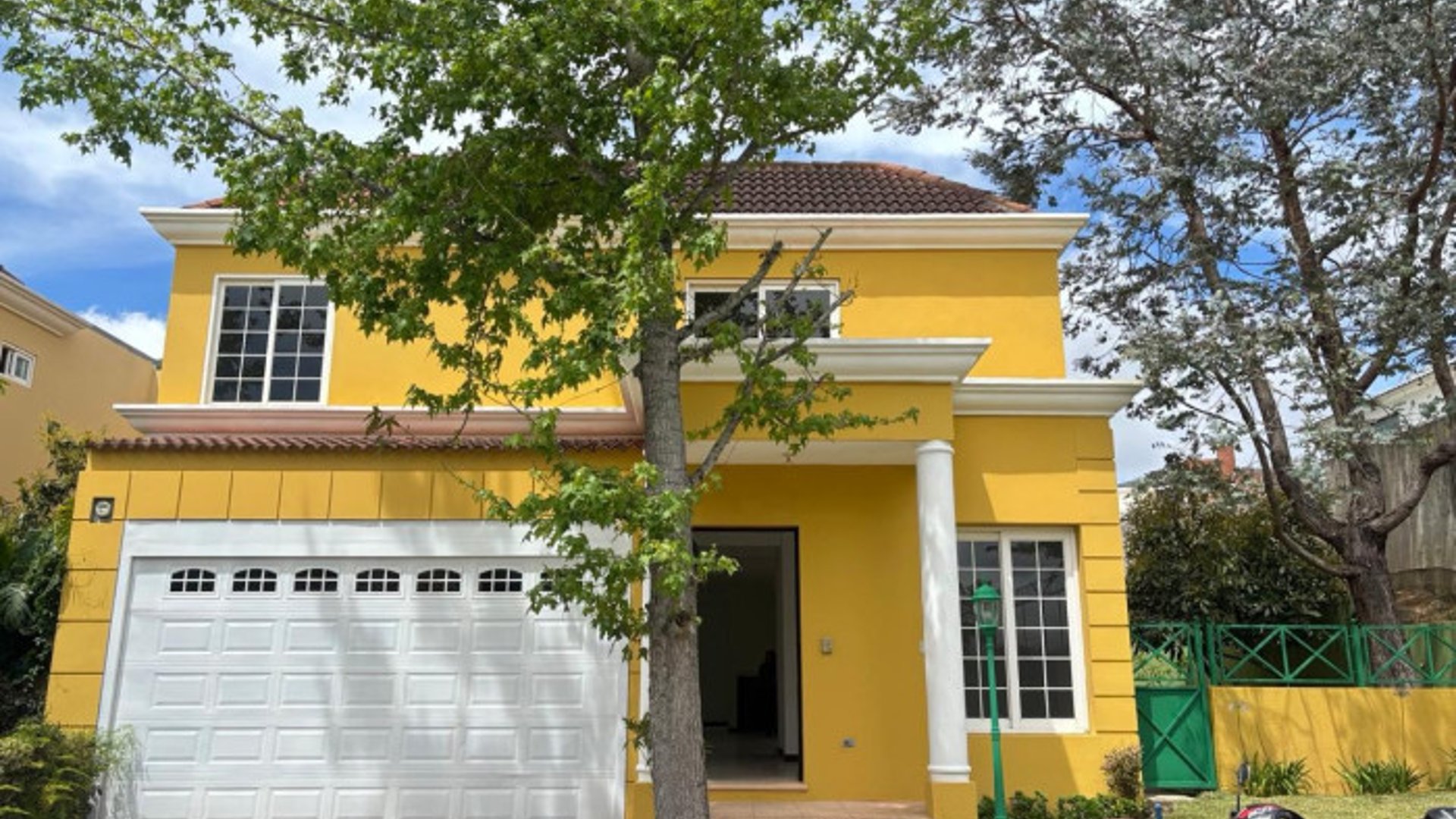 Casa en venta y renta condominio Entreverdes Fraijanes