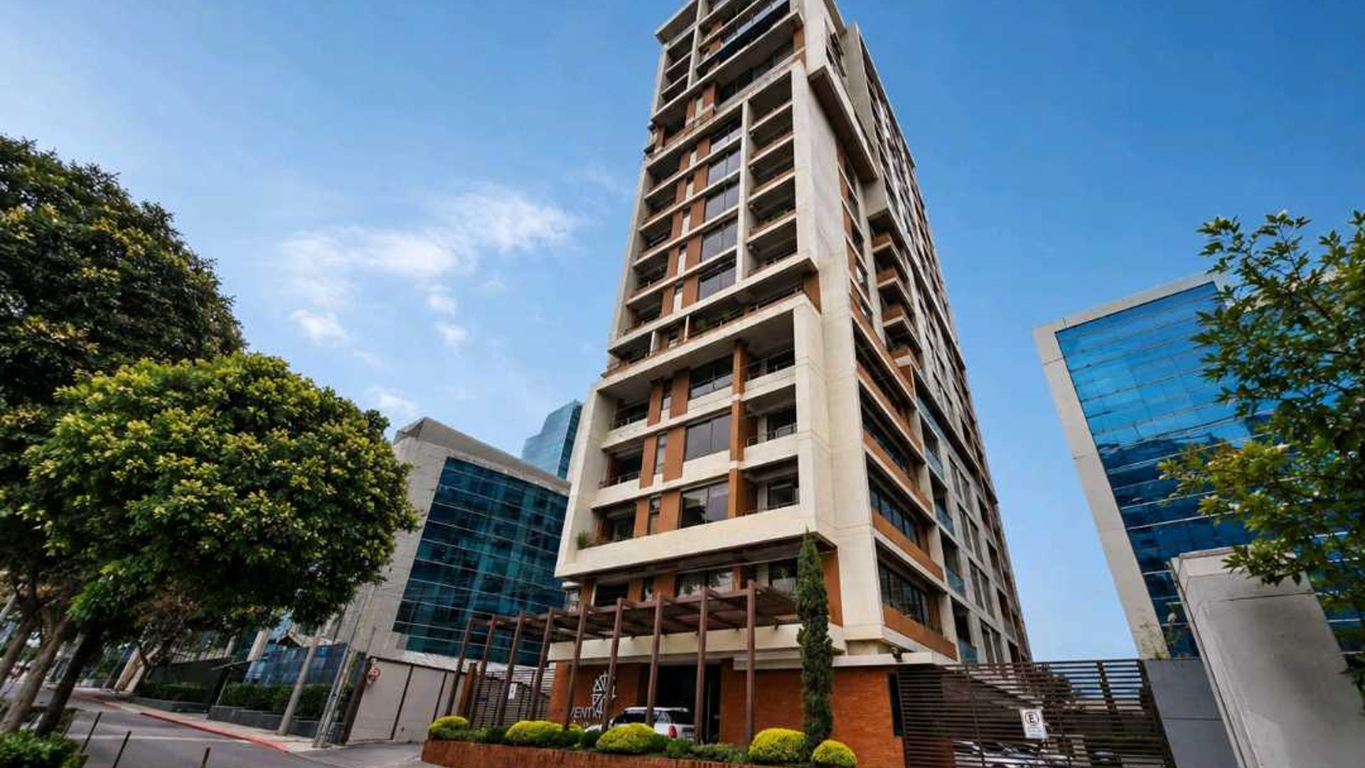 APARTAMENTO EN VENTA ZONA 10 - Image 1