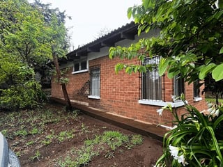 Acogedora Casa de Campo con Amplio Terreno en San Lucas Sacatepéquez - 3
