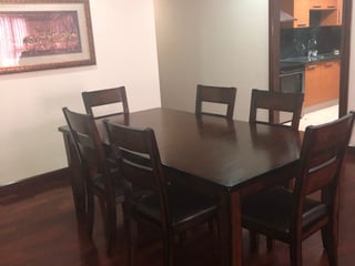 Apartamento de 2 habitaciones amueblado, zona 10 - Image 1