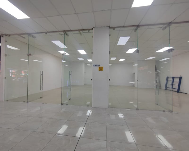LOCAL EN RENTA - CENTRO COMERCIAL LOS CAPITOL ZONA 1