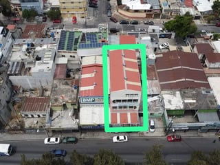 Edificio en renta o venta, sobre Calzada San Juan - 2