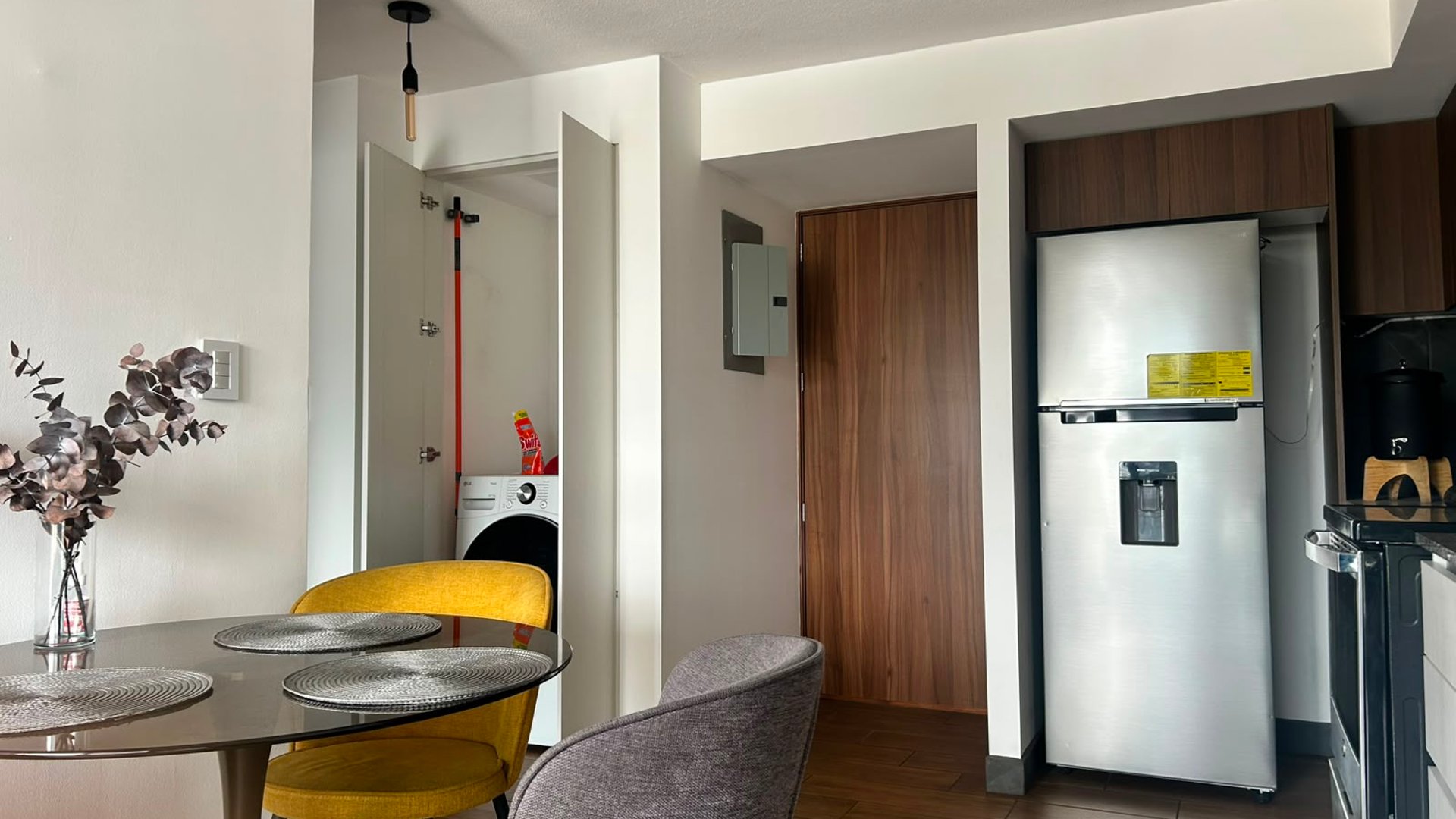 Apartamento Amueblado en Renta Zona 14, Edificio B14 - Miniatura 4