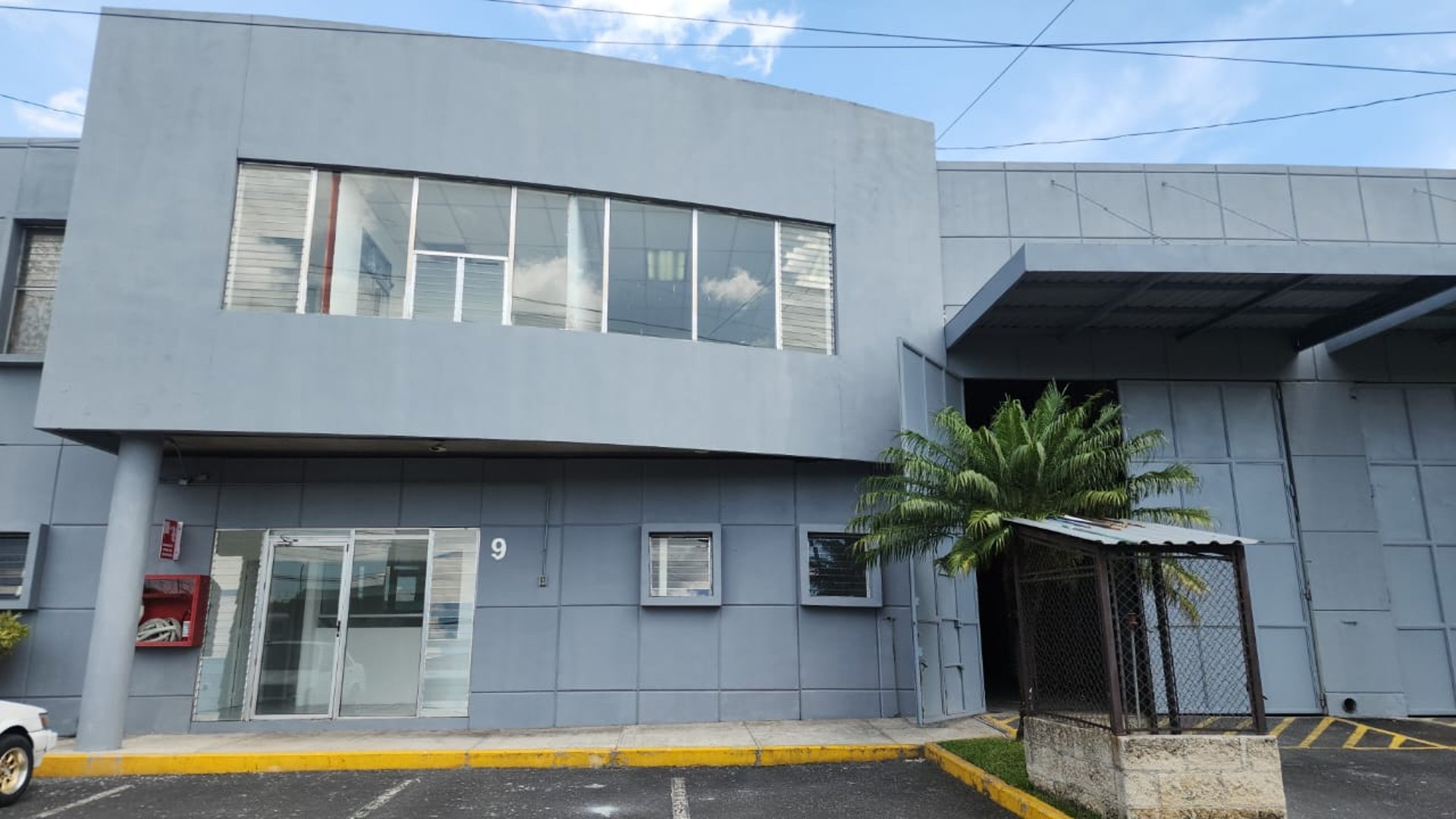 OFIBODEGA EN COMPLEJO ZONA 6 DE VILLA NUEVA