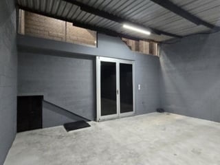 Edificio y Bodega en Renta Zona 12 sobre Aguilar Batres - 3