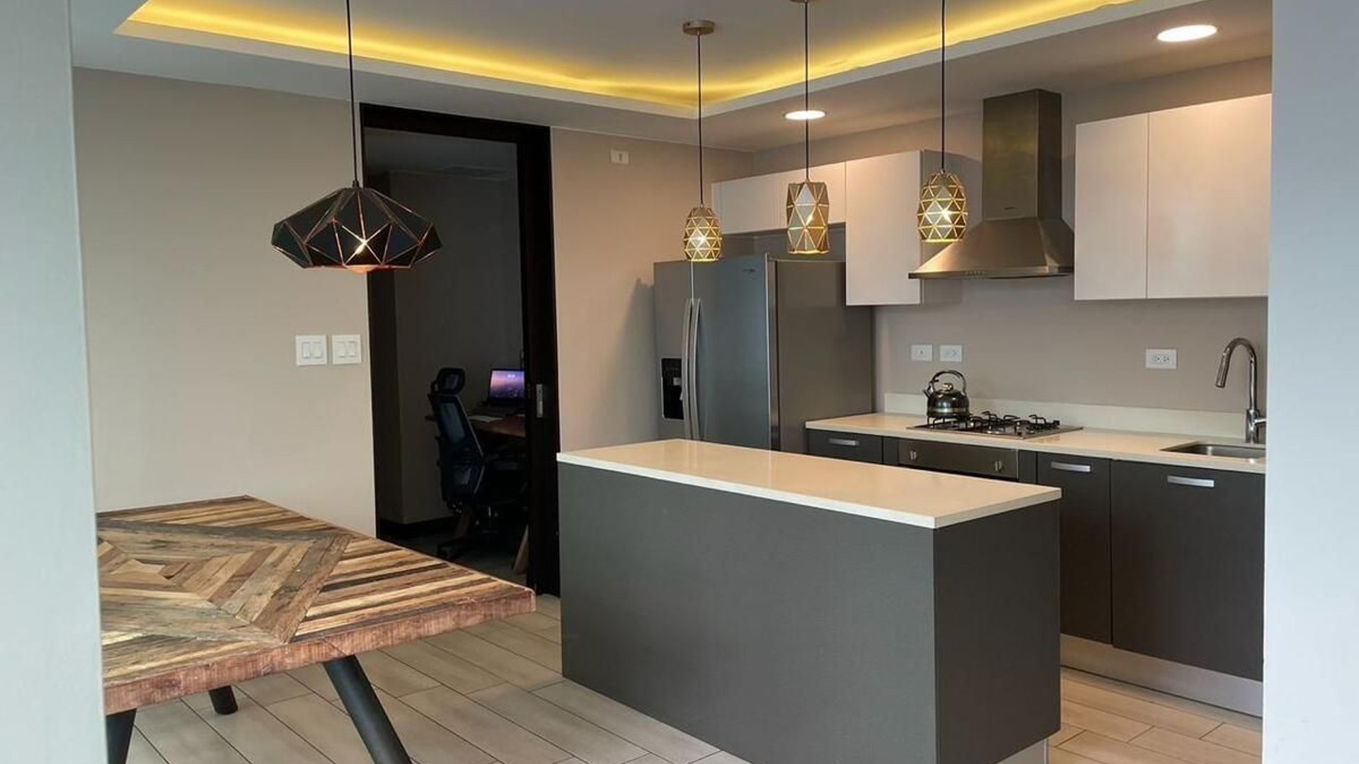 Apartamento en Alquiler Edificio LIV Zona 15, Vista Hermosa 1