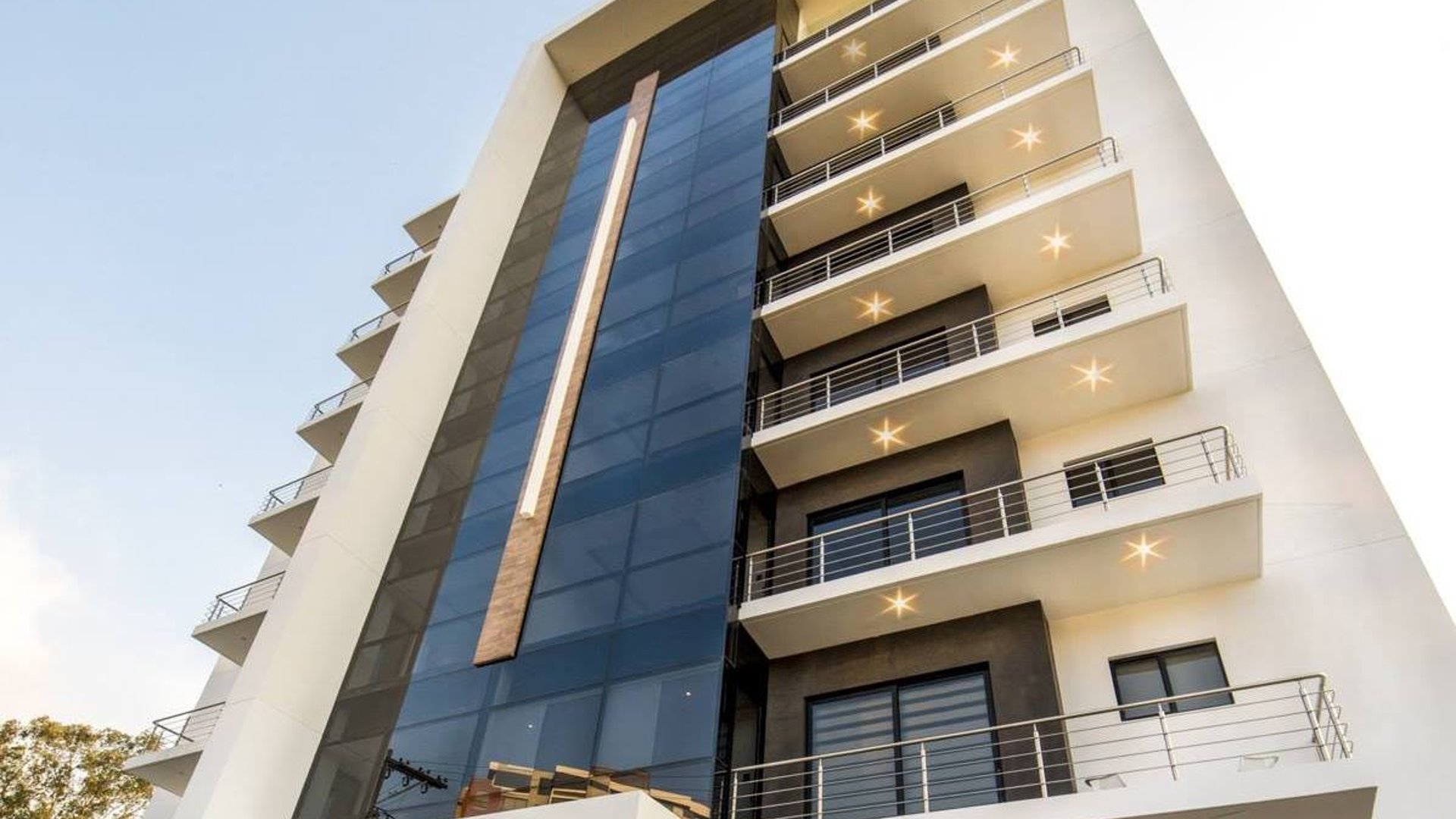 APARTAMENTO EN RENTA – EDIFICIO CASTALIA | ZONA 15 V.H.2