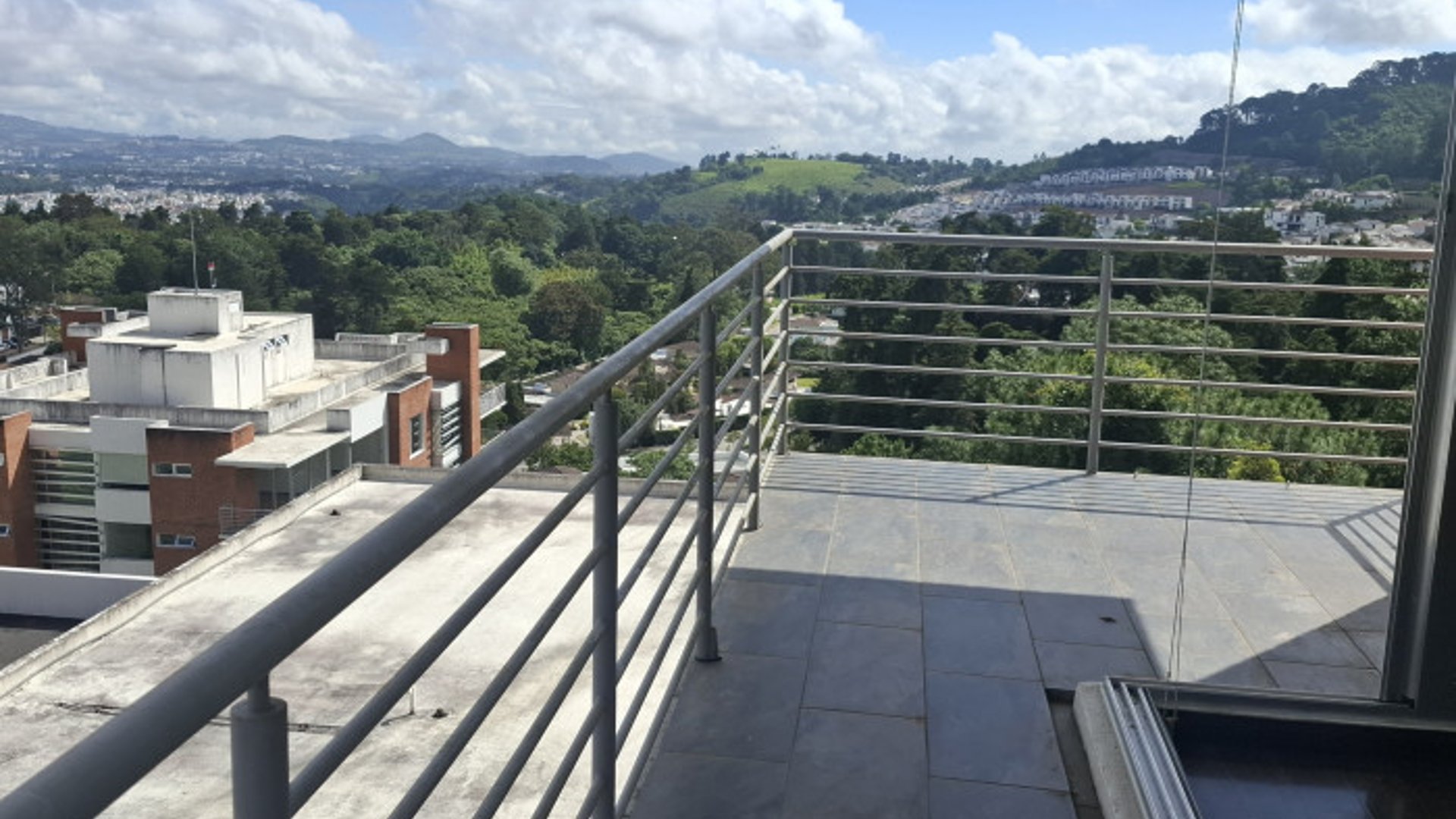 En Renta Apartamento en zona 16 Guatemala - Miniatura 5