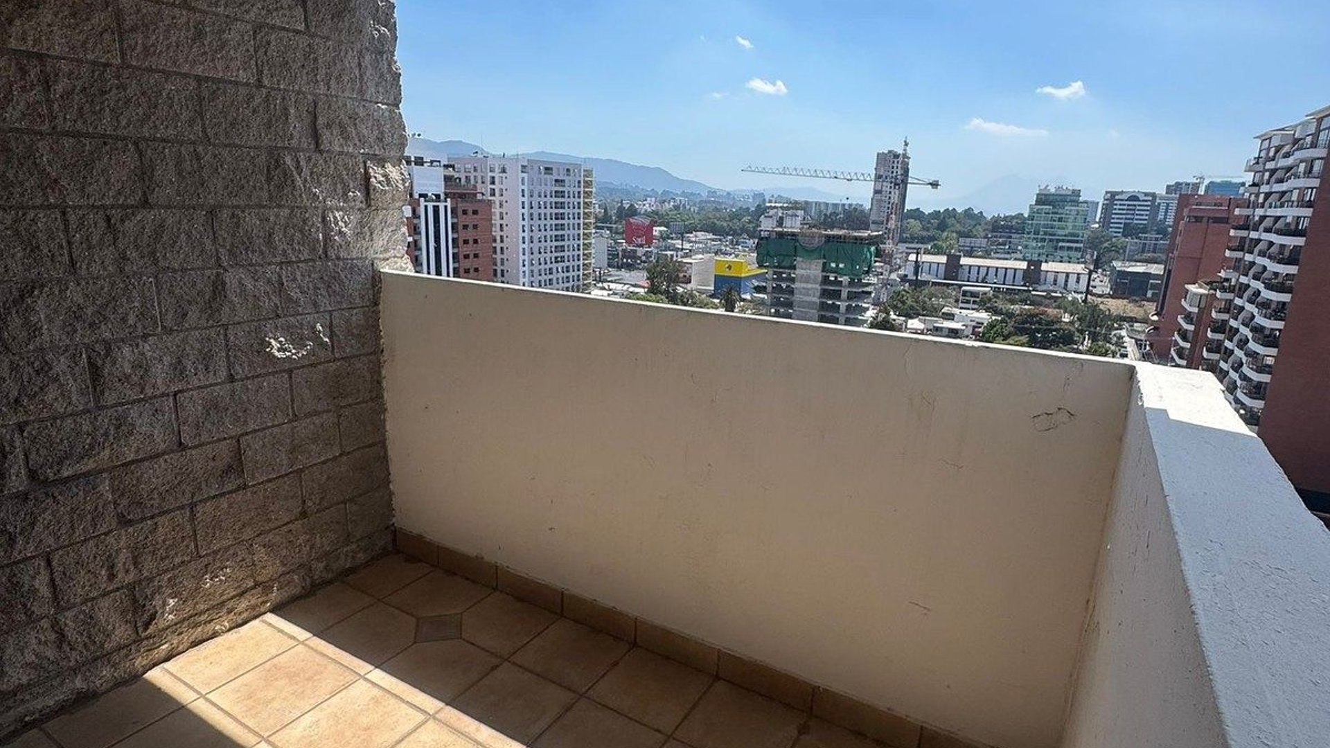 Penthouse en Venta – Zona 10 - Miniatura 9