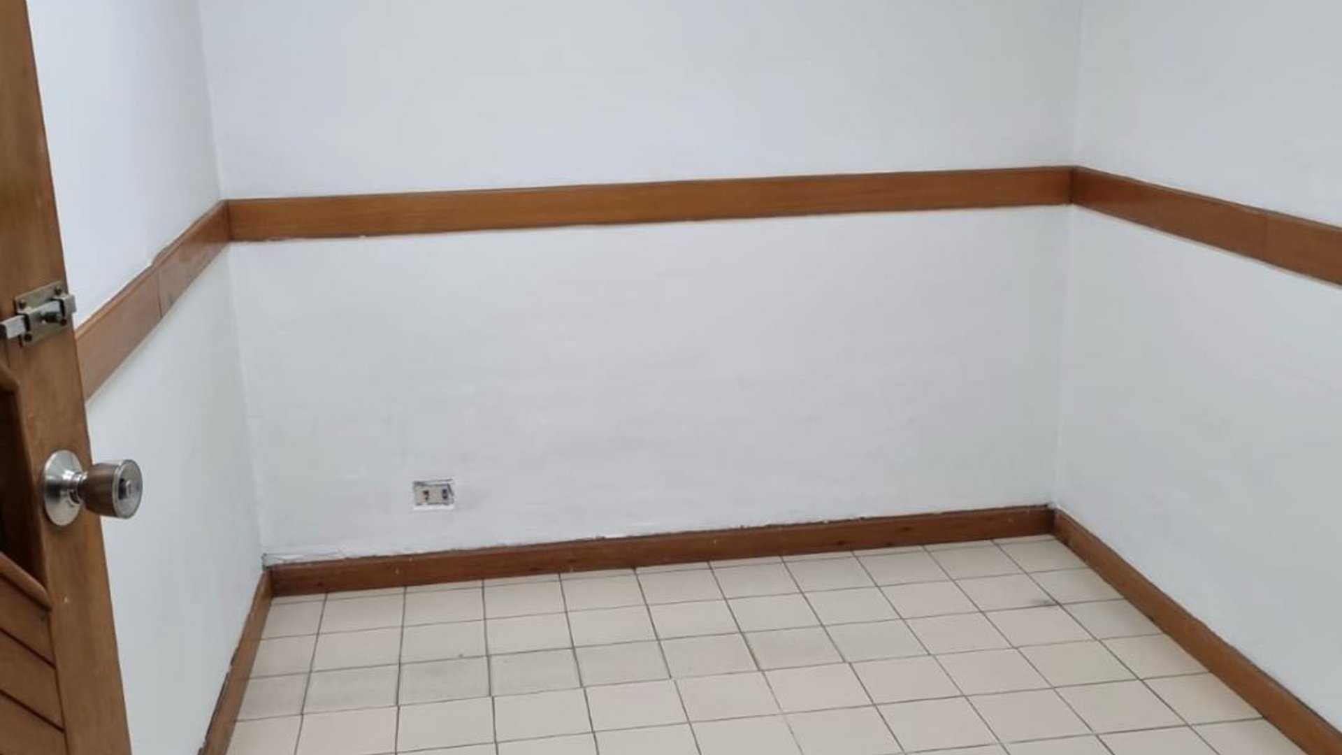 Venta Oficina Edificio 6a. Avenida Zona 9 - Miniatura 7
