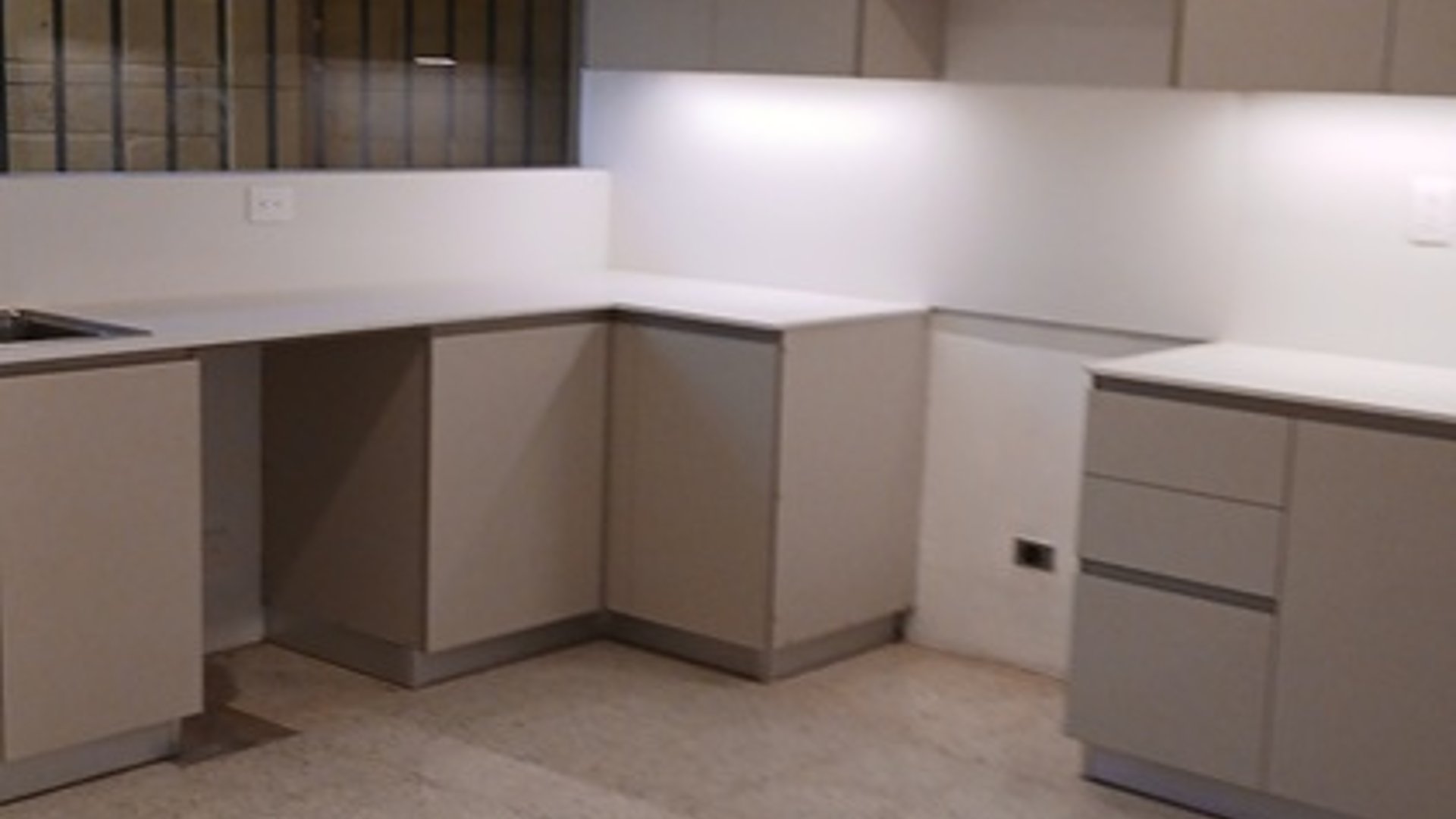 VENDO ZONA 3 CASA GRANDE EN COLONIA BRAN - Miniatura 8