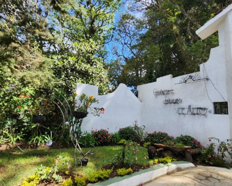 Terreno en Venta Santiago Sacatepéquez, Jardin El Alto