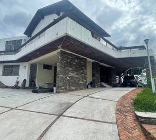 Casa en venta carretera al Mayan Golf Club Villa Nueva