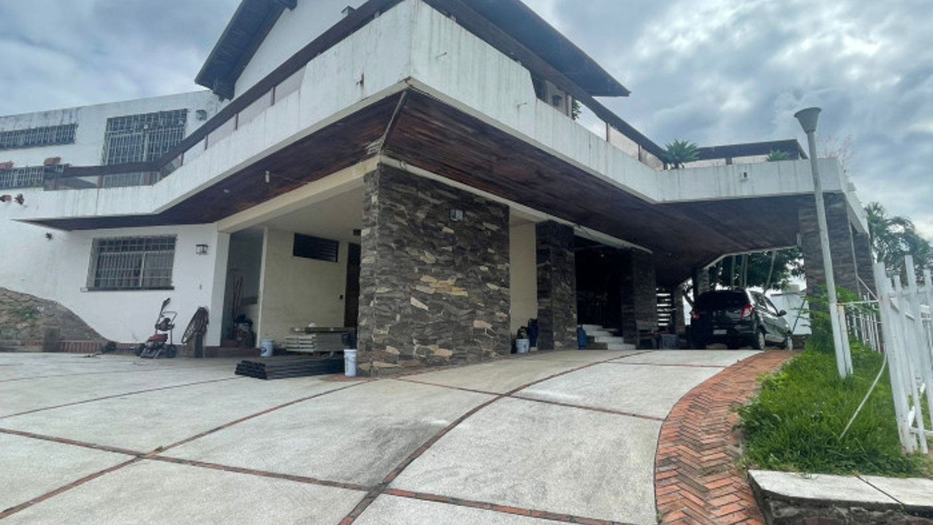 Casa en venta carretera al Mayan Golf Club Villa Nueva