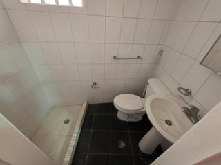 Renta de apartamento amueblado de 1 habitacion en zona 9 Ref-5596 - Image 4