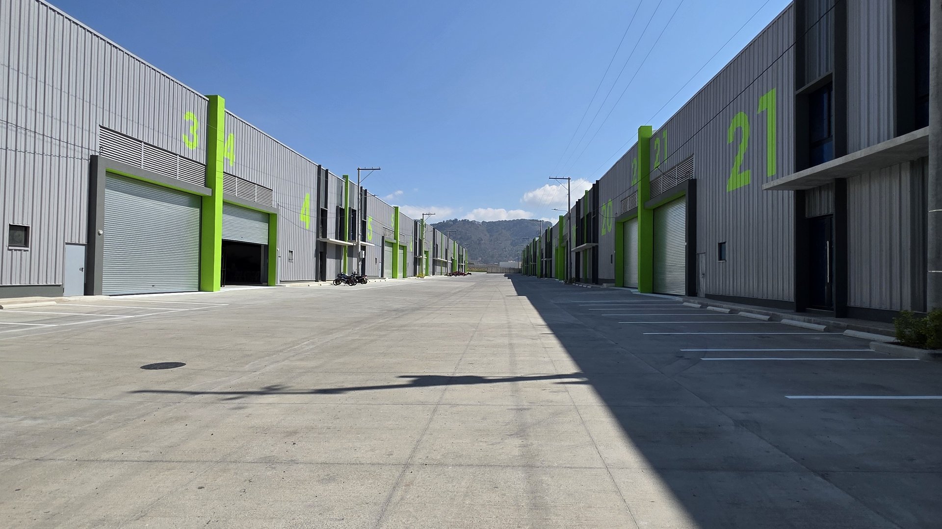EN VENTA o RENTA Ofibodegas en Costruccion Amatitlan