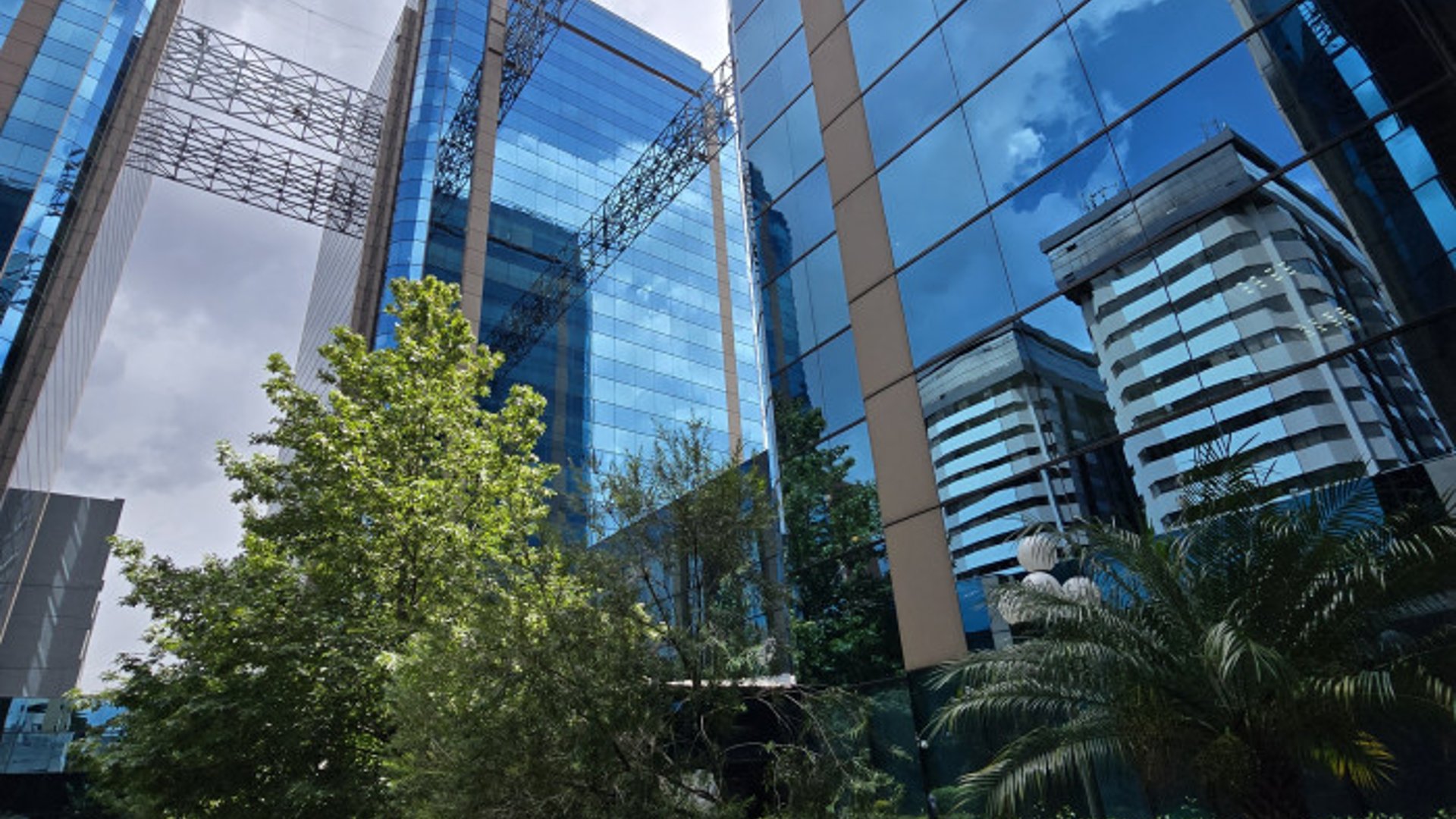 En renta oficina comercial en zona 14 Guatemala