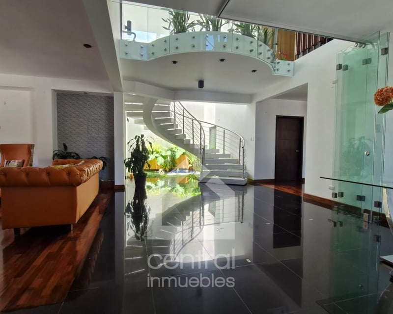 Casa inteligente exclusiva y moderna en renta en El Prado zona 10