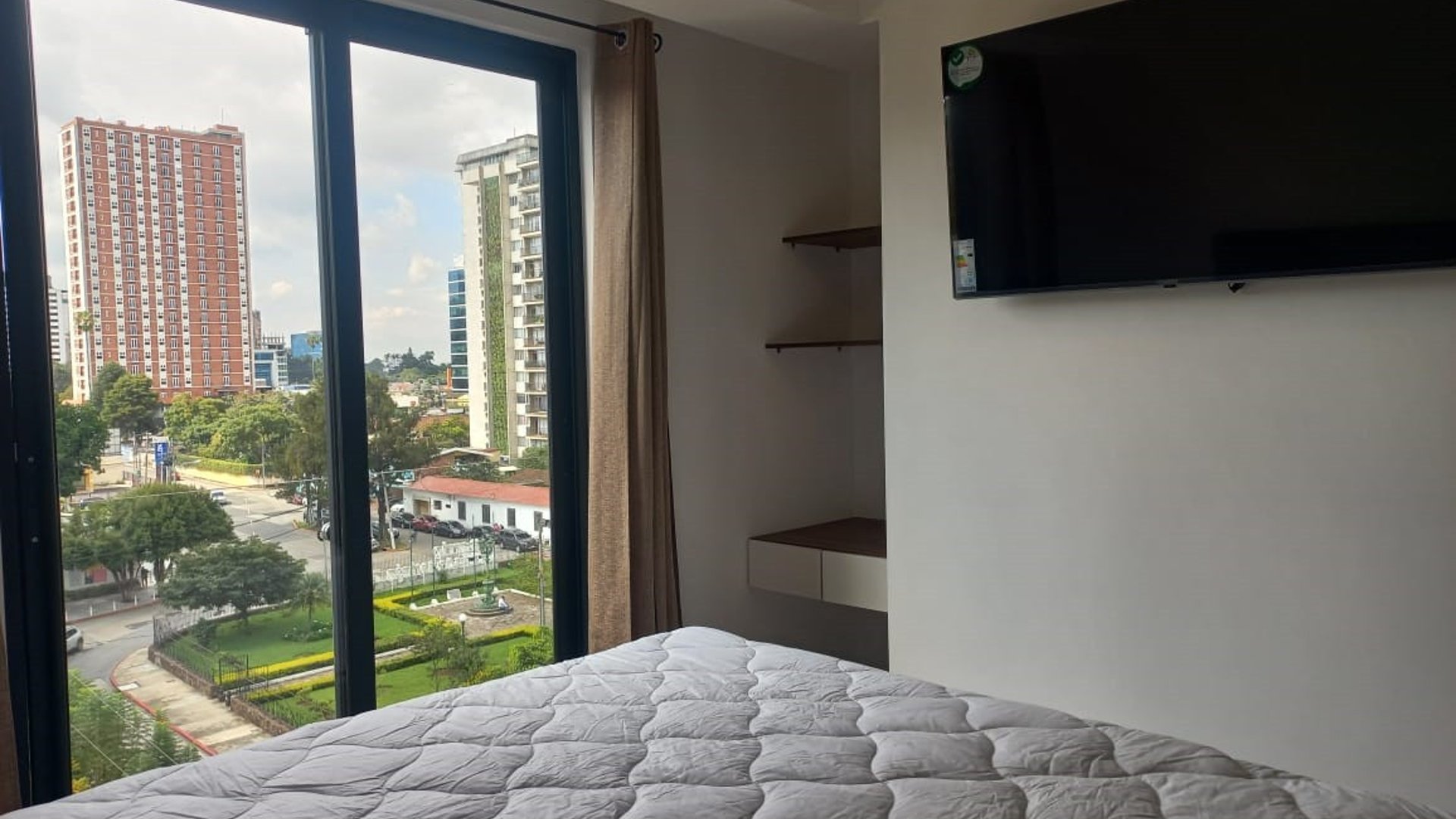 En renta apartamento en la zona 10 Ciudad vieja - Miniatura 11