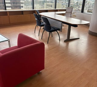 Oficina En Venta Con 763 mts En Zona 10