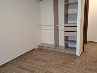 Apartamento en Renta de 1 Habitación en Parque 14 - 3