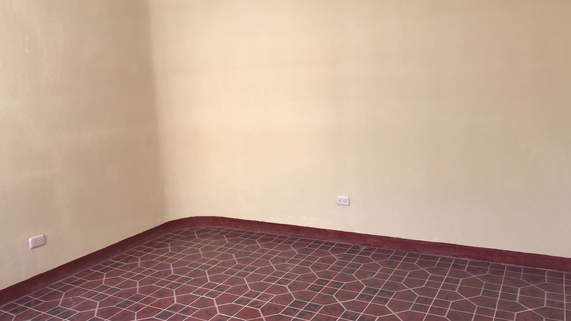 Casa de 4 habitaciones en alquiler, zona 1 - Miniatura 16