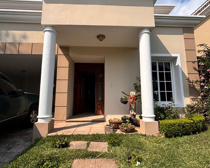📍 CASA EN RENTA – 3 HAB | VILLAS DE ENTREVERDES | FRAIJANES KM 20.5