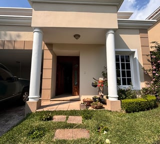 📍 CASA EN RENTA – 3 HAB | VILLAS DE ENTREVERDES | FRAIJANES KM 20.5