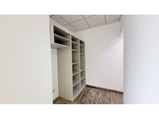 OFICINA EN RENTA EN ZONA 10 - 5