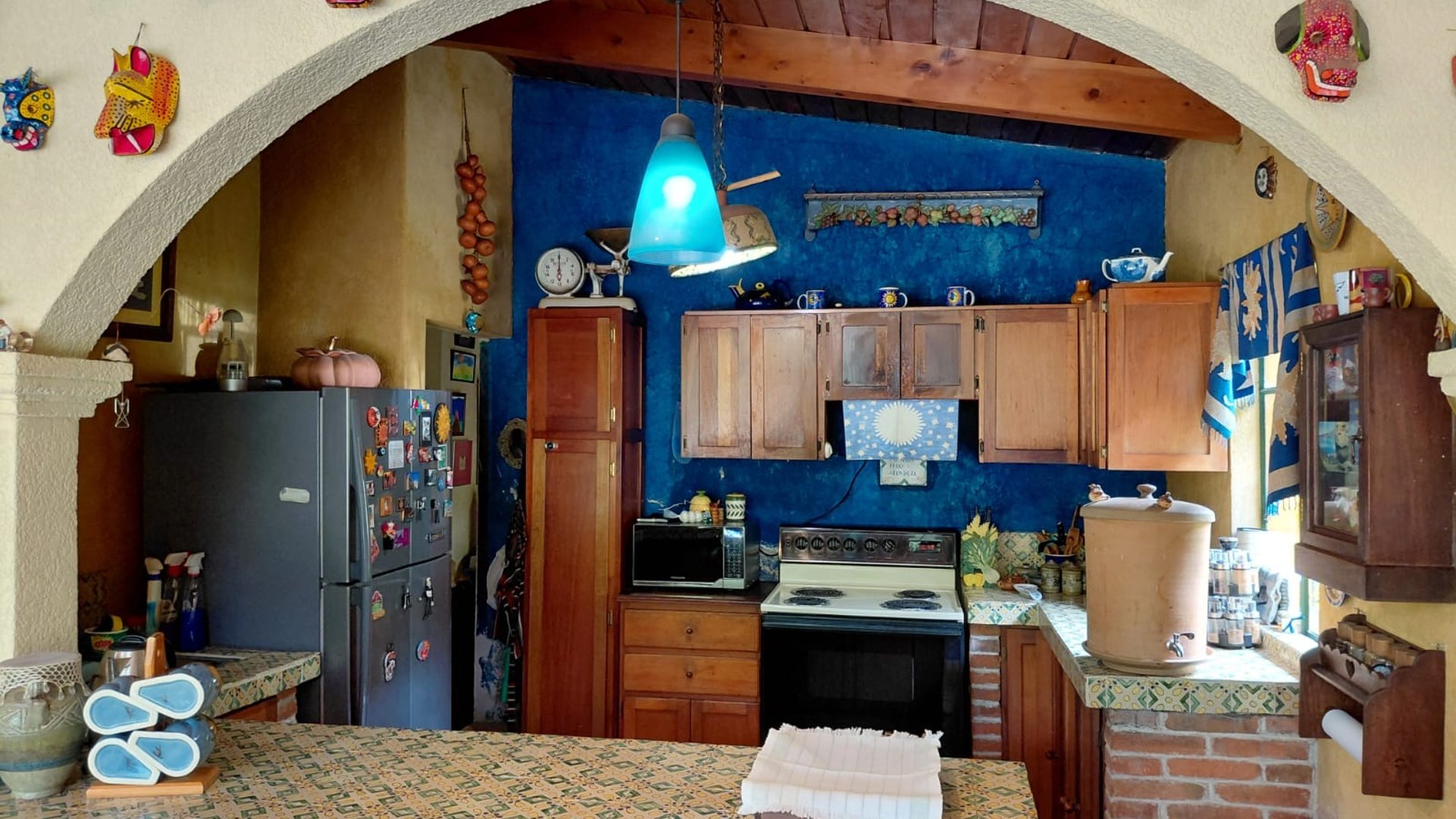 AMPLIA Y ACOGEDORA CASA EN VENTA CON BELLO JARDÍN - Miniatura 7