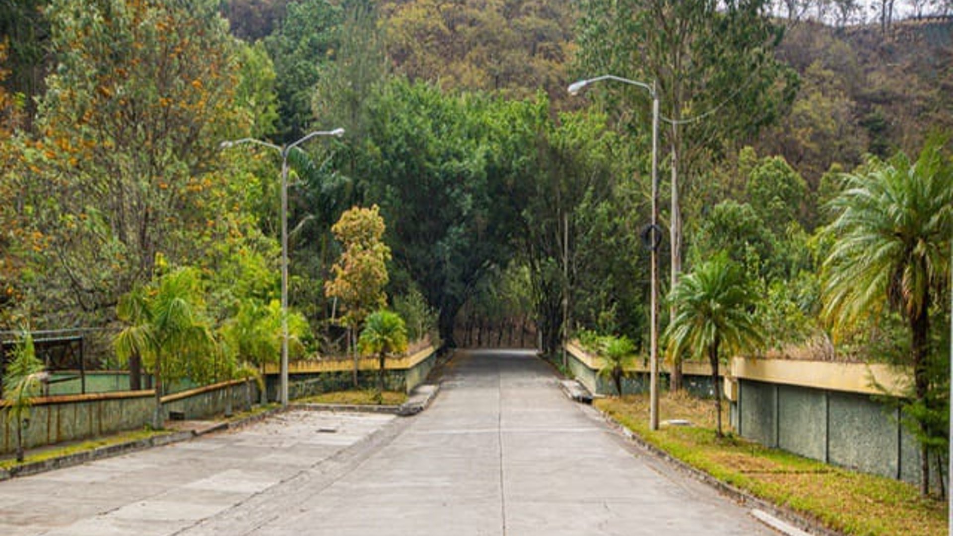 Vendo terreno ubicado en zona 10 de mixco para desarrollar