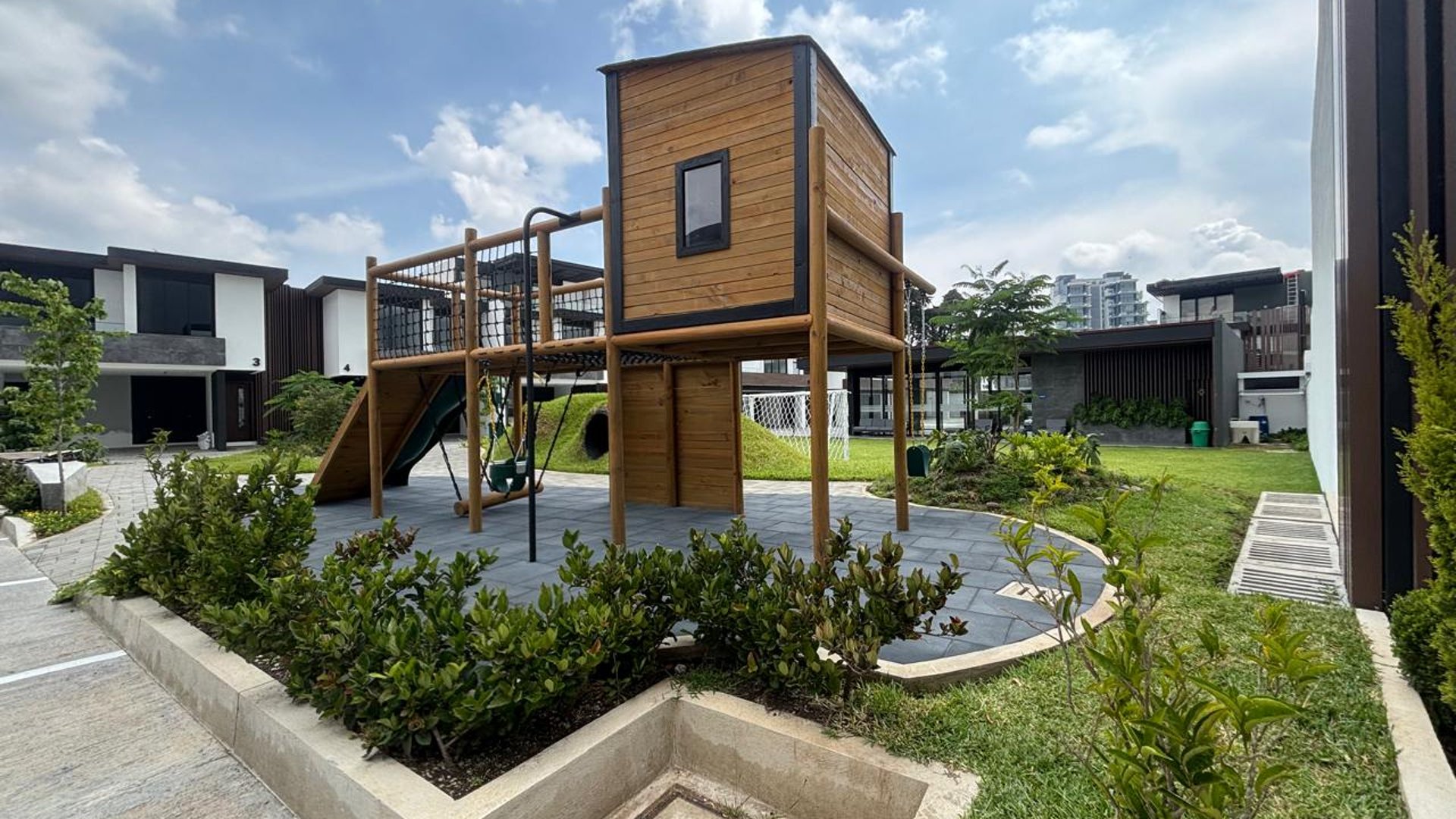 Townhouse en Alquiler Condominio Molie, zona 10 - Miniatura 20