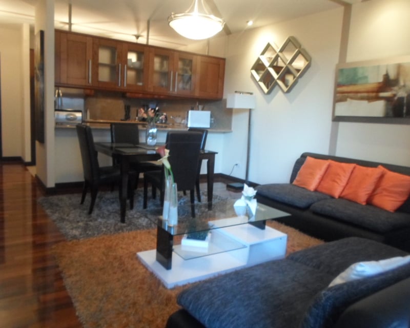 VENDO O RENTO Elegante Apartamento en zona 14