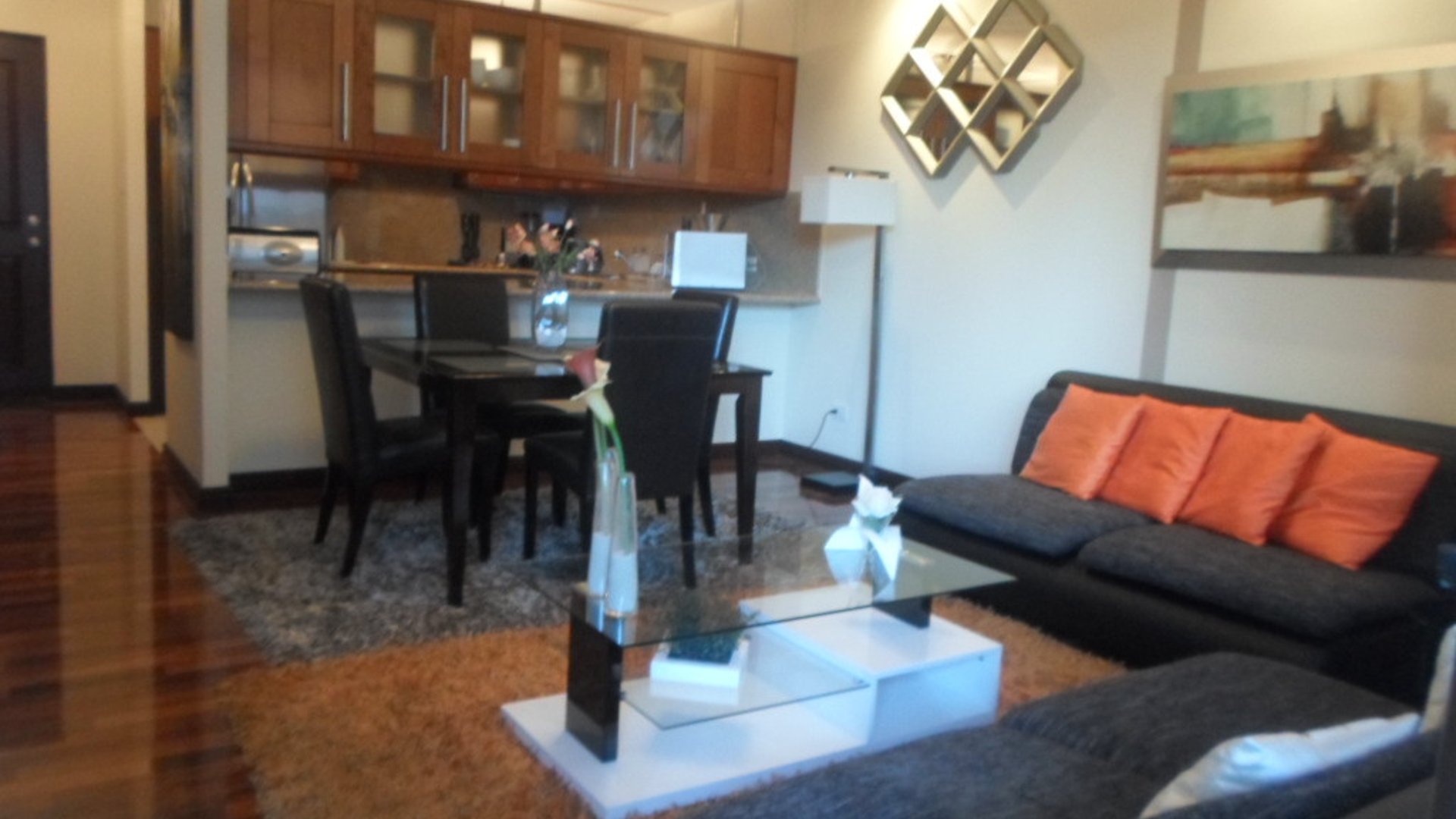 VENDO O RENTO Elegante Apartamento en zona 14